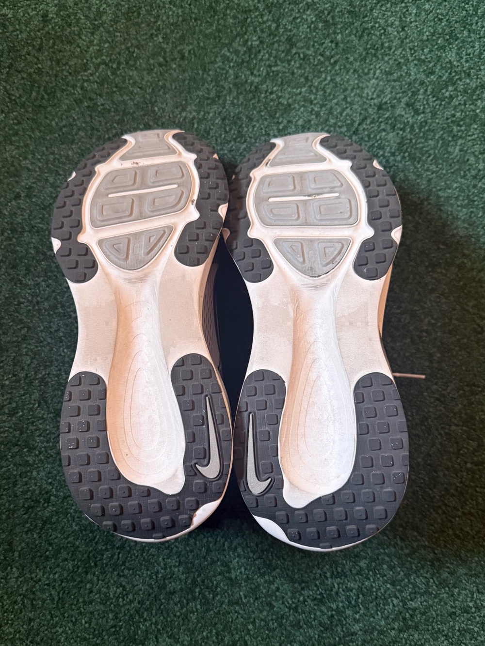 Men’s Nike Vomero 18 Road Running Shoes - Wolf Grey - Picture 4 of 6